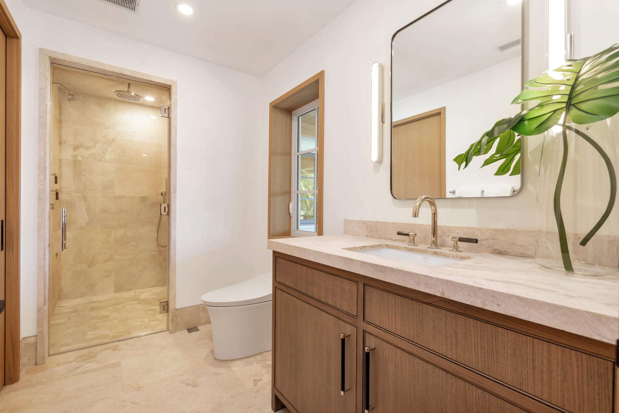 WORTH COURT - Residential