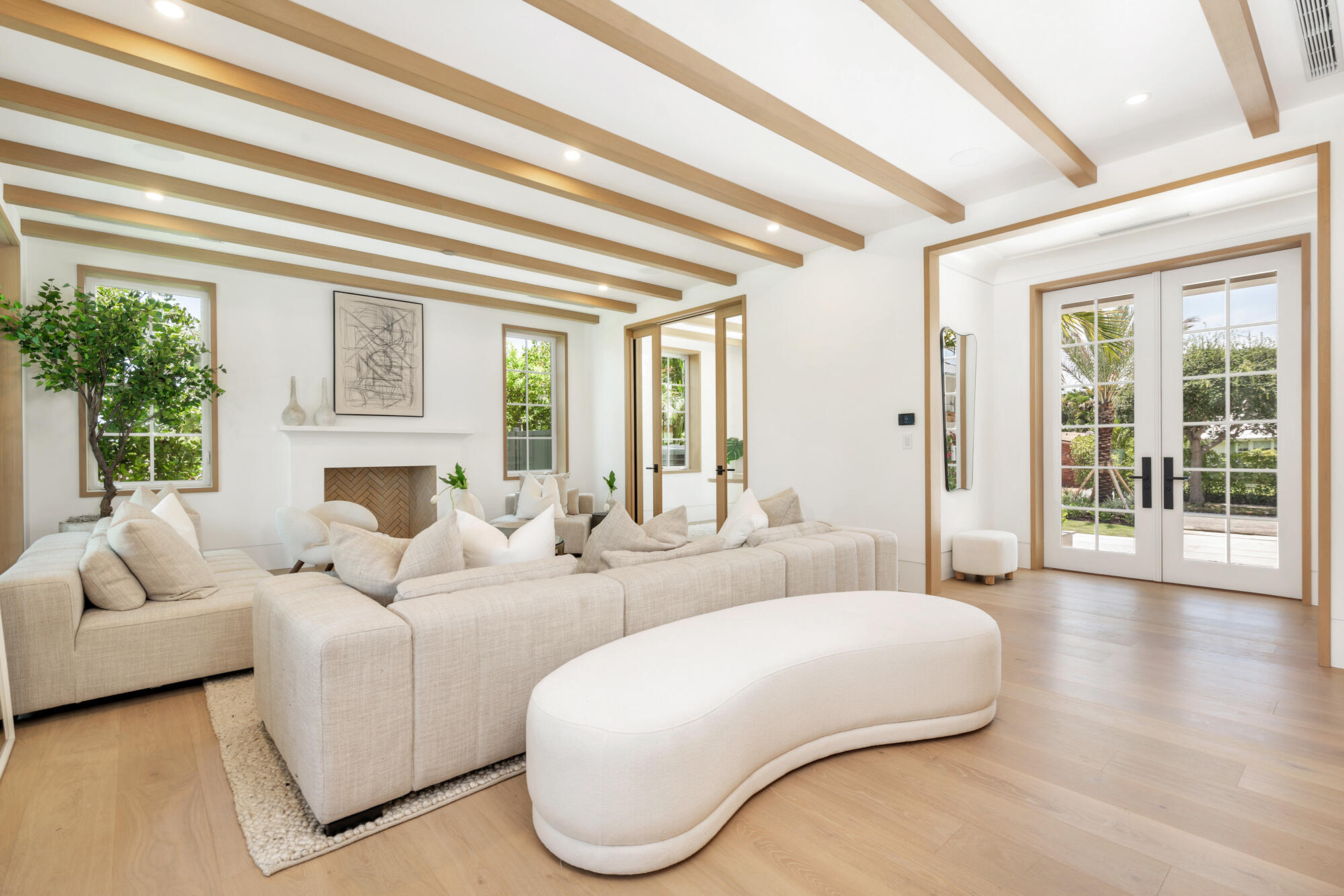 WORTH COURT - Residential