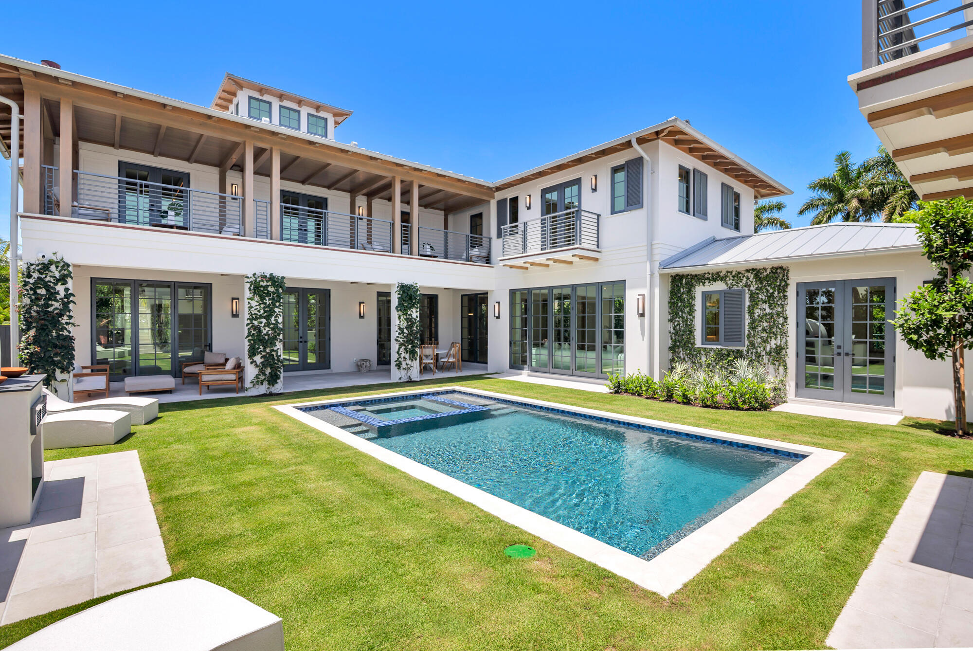 WORTH COURT - Residential