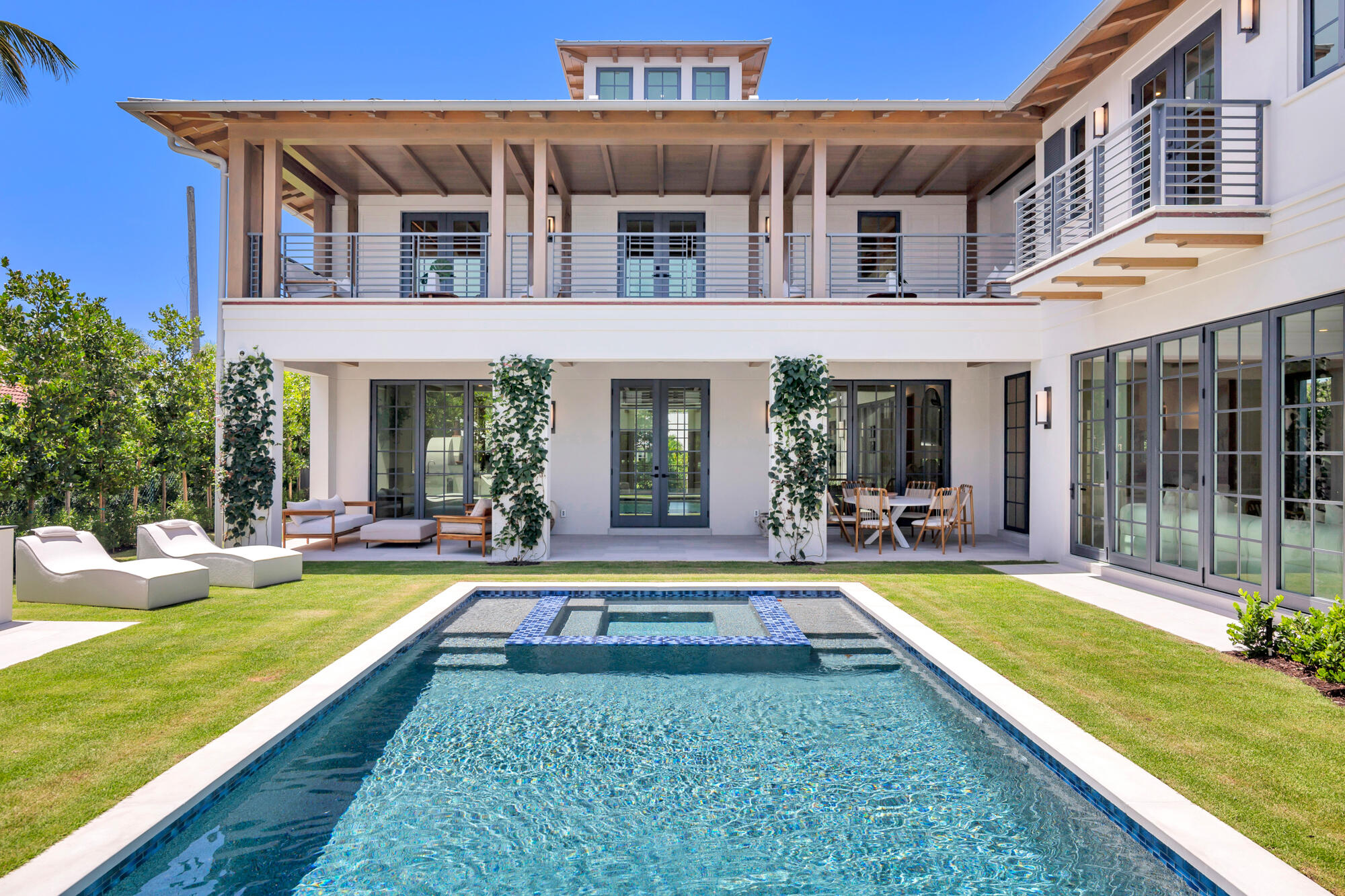 WORTH COURT - Residential