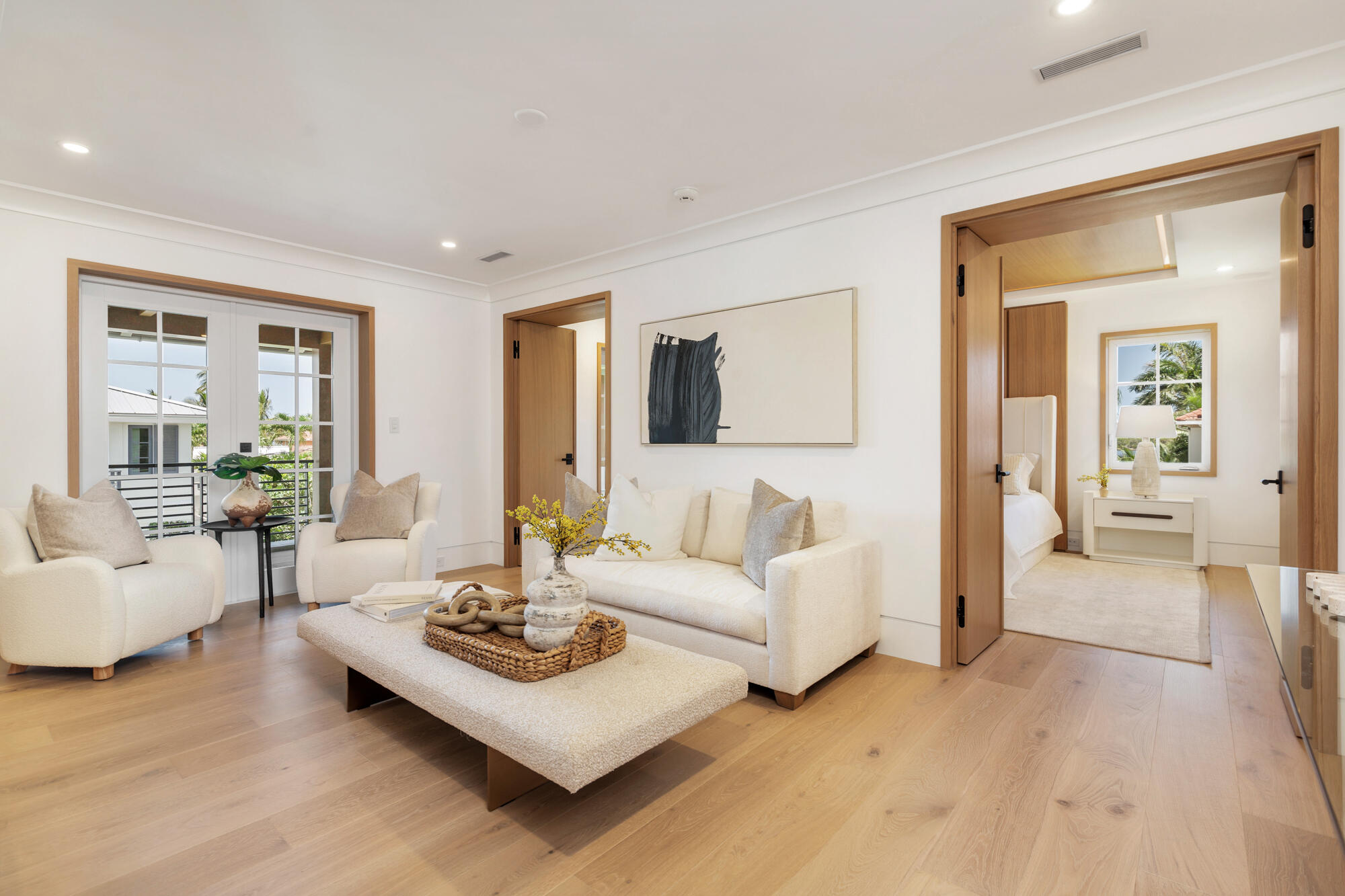 WORTH COURT - Residential