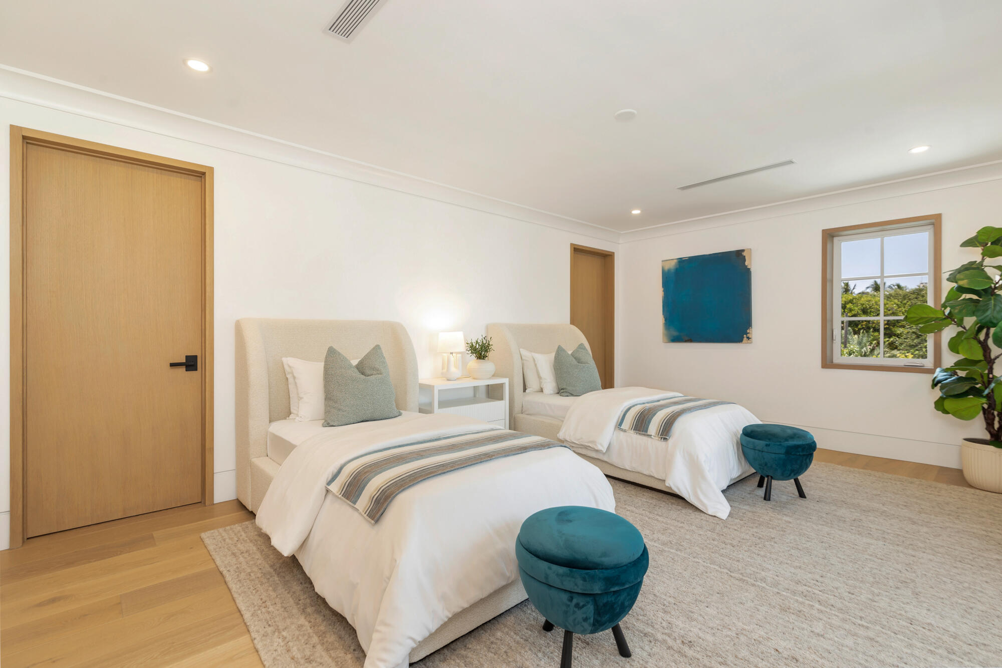 WORTH COURT - Residential