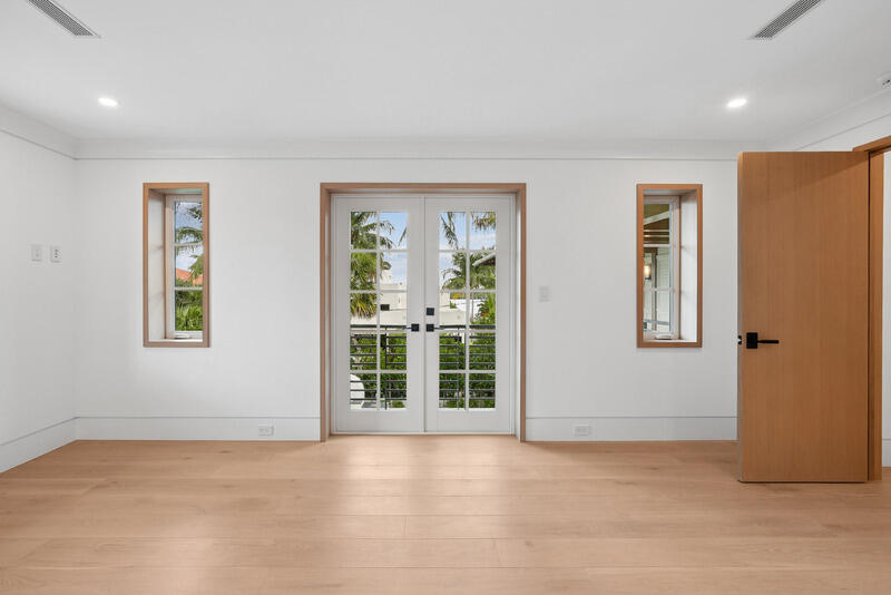 WORTH COURT - Residential