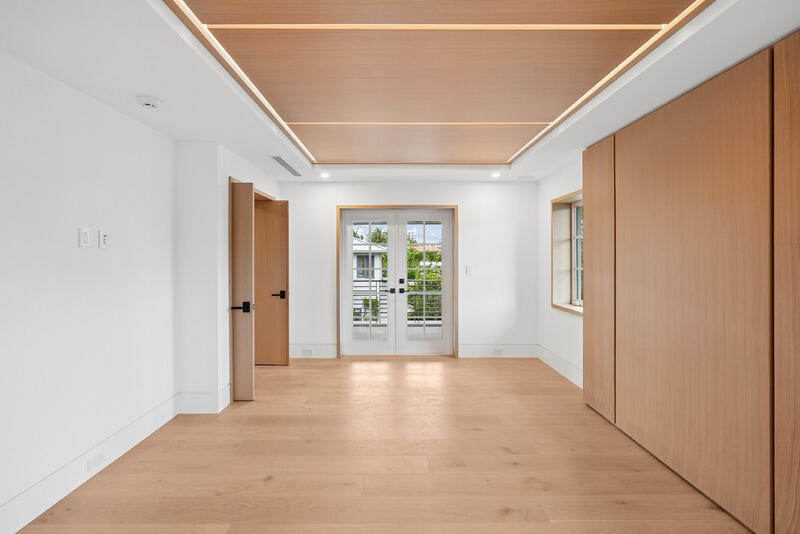 WORTH COURT - Residential