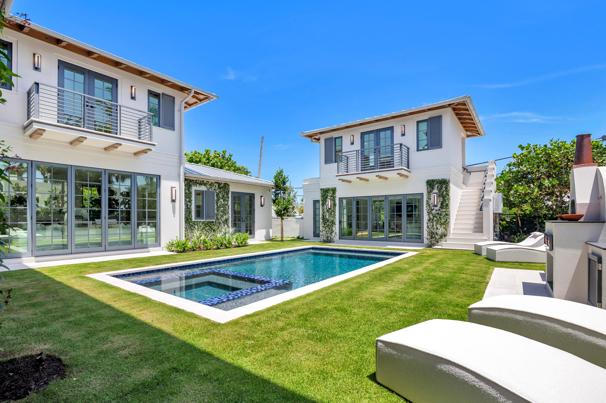 WORTH COURT - Residential