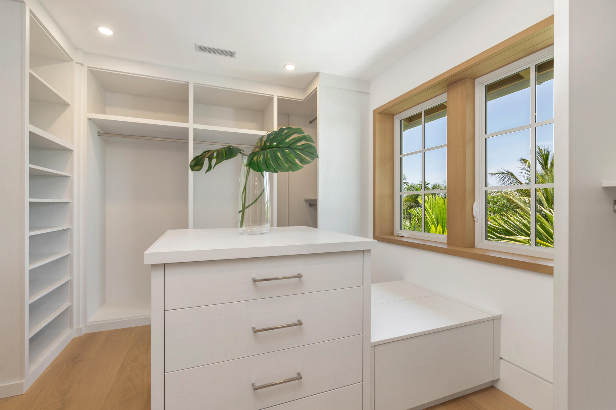 WORTH COURT - Residential