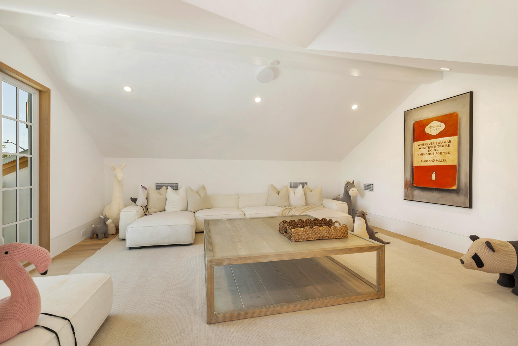 WORTH COURT - Residential