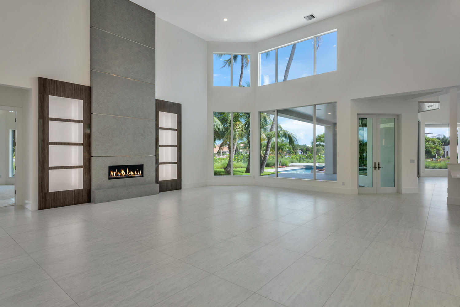 ADMIRALS COVE PAR E - Residential