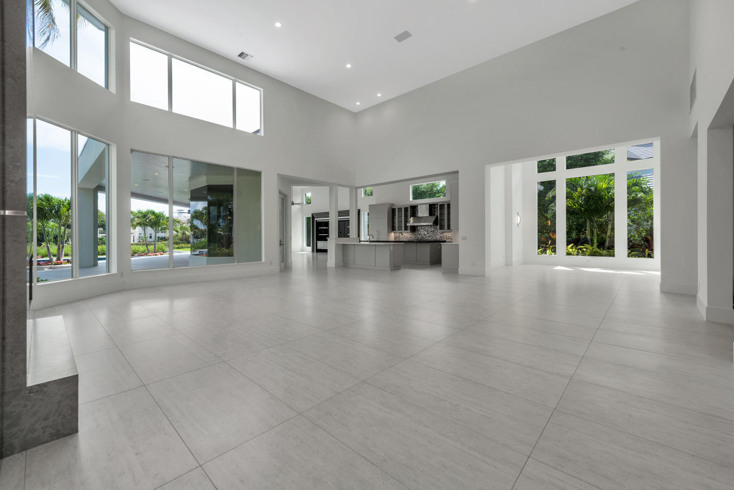 ADMIRALS COVE PAR E - Residential