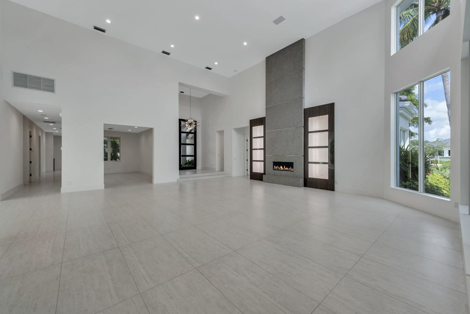 ADMIRALS COVE PAR E - Residential