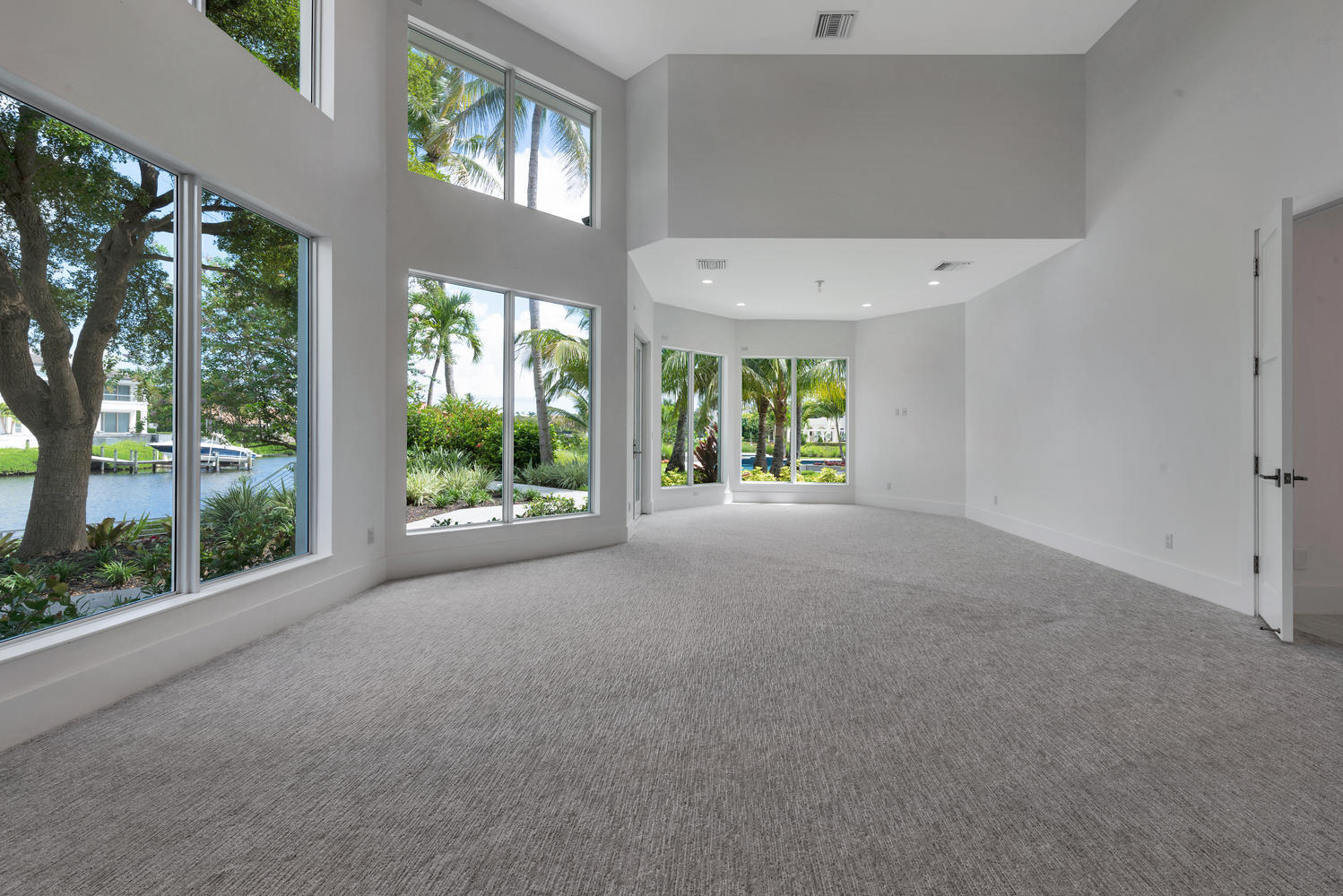 ADMIRALS COVE PAR E - Residential