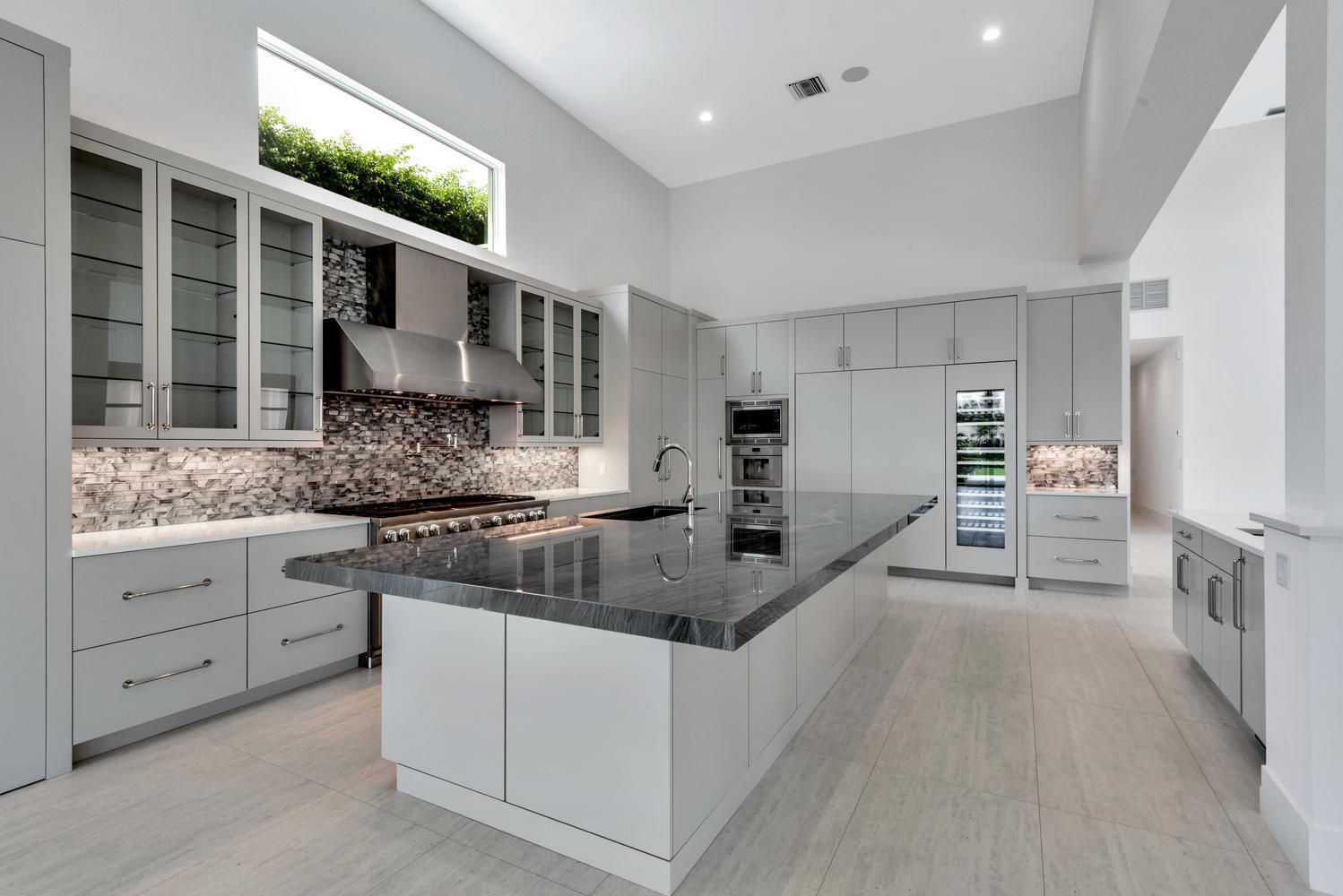 ADMIRALS COVE PAR E - Residential