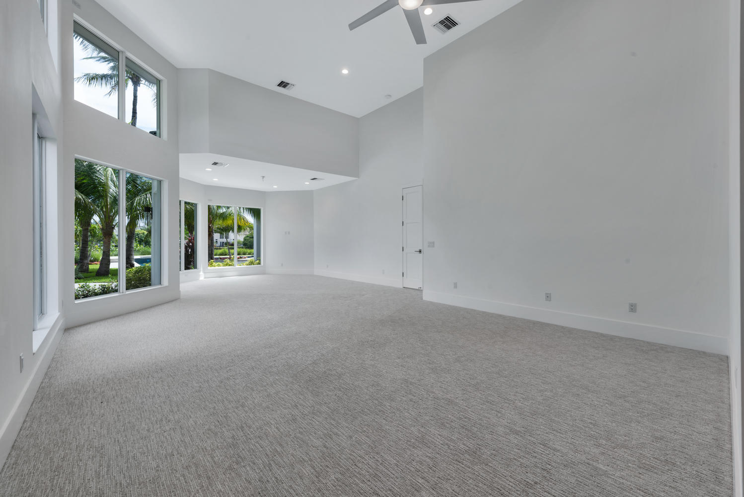 ADMIRALS COVE PAR E - Residential