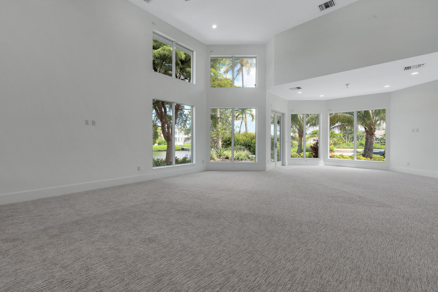 ADMIRALS COVE PAR E - Residential