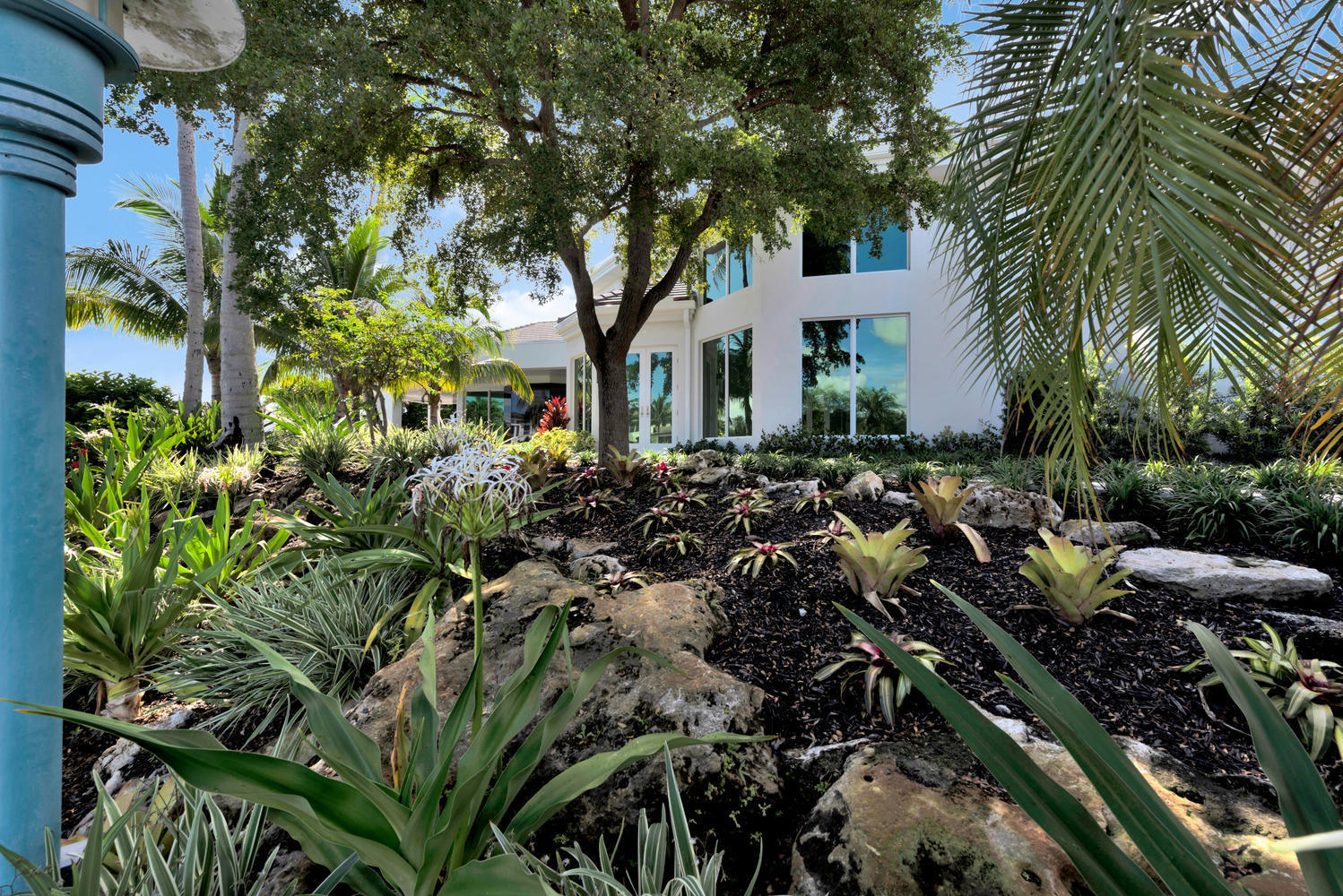 ADMIRALS COVE PAR E - Residential