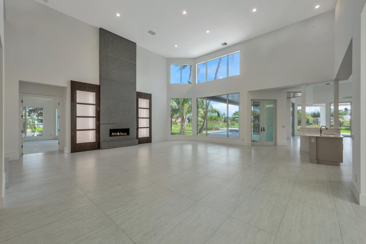 ADMIRALS COVE PAR E - Residential