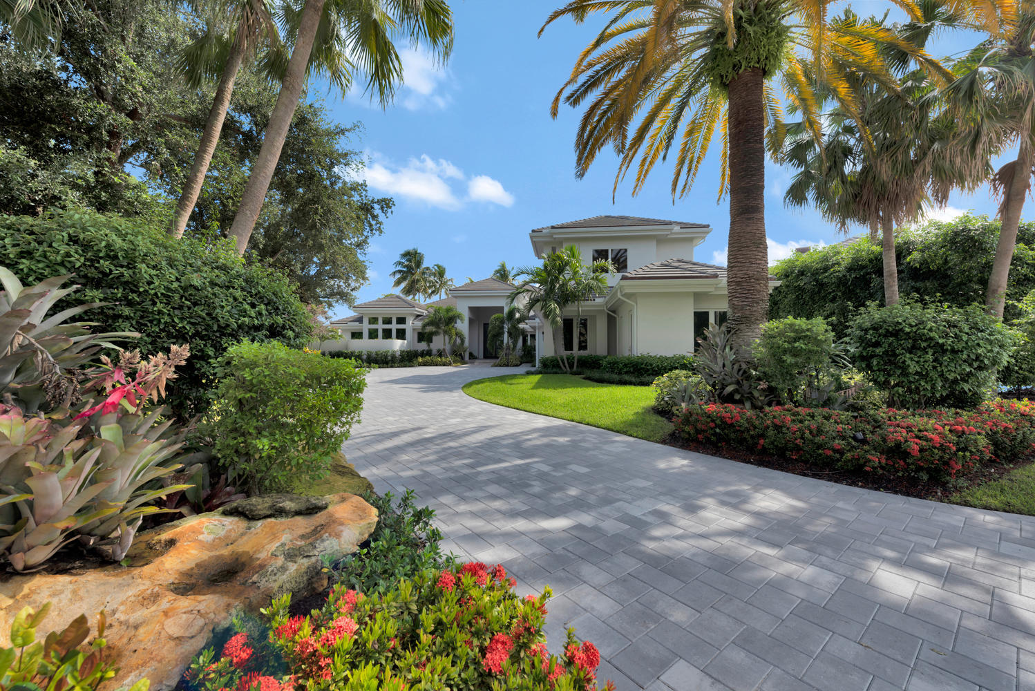 ADMIRALS COVE PAR E - Residential