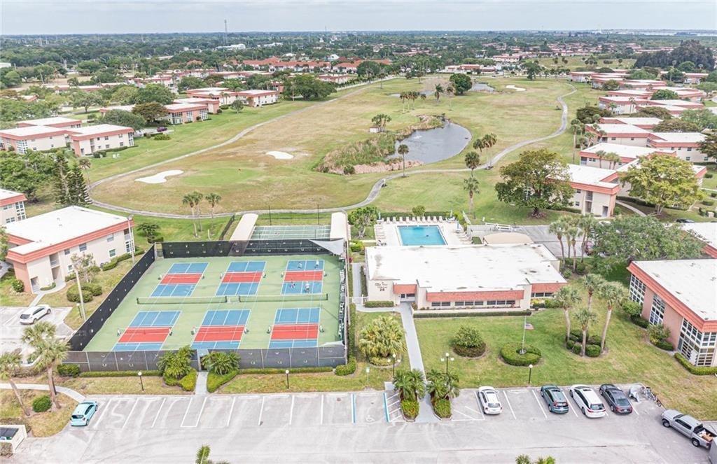 VISTA ROYALE PHASE IV BLDGS 83-111 - Residential