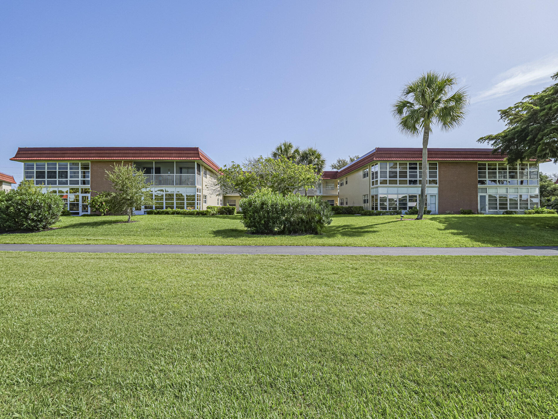 VISTA ROYALE PHASE IV BLDGS 83-111 - Residential