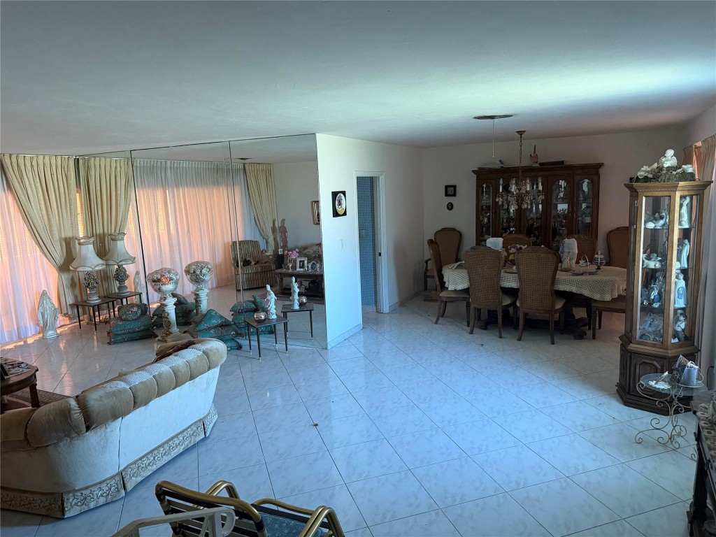 KENDALL POINT - Residential