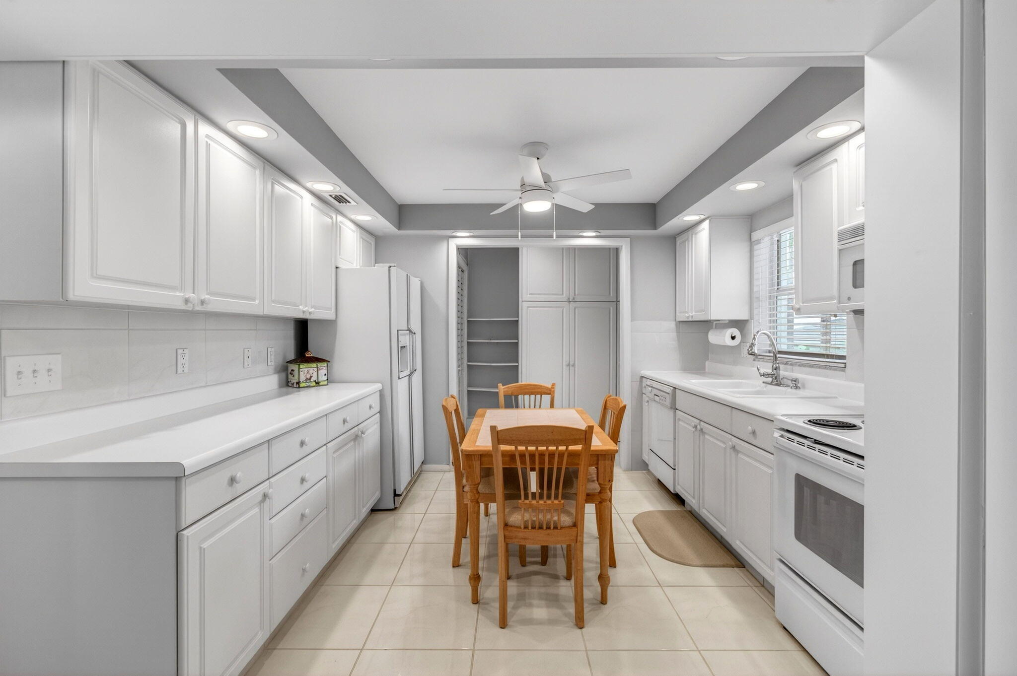 CARLTON HOUSE CONDO - Residential
