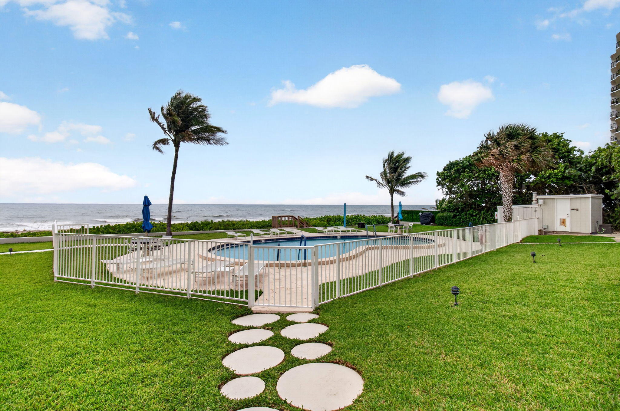 CARLTON HOUSE CONDO - Residential