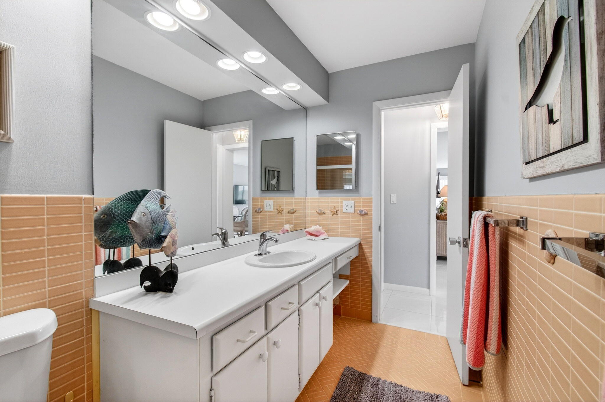 CARLTON HOUSE CONDO - Residential