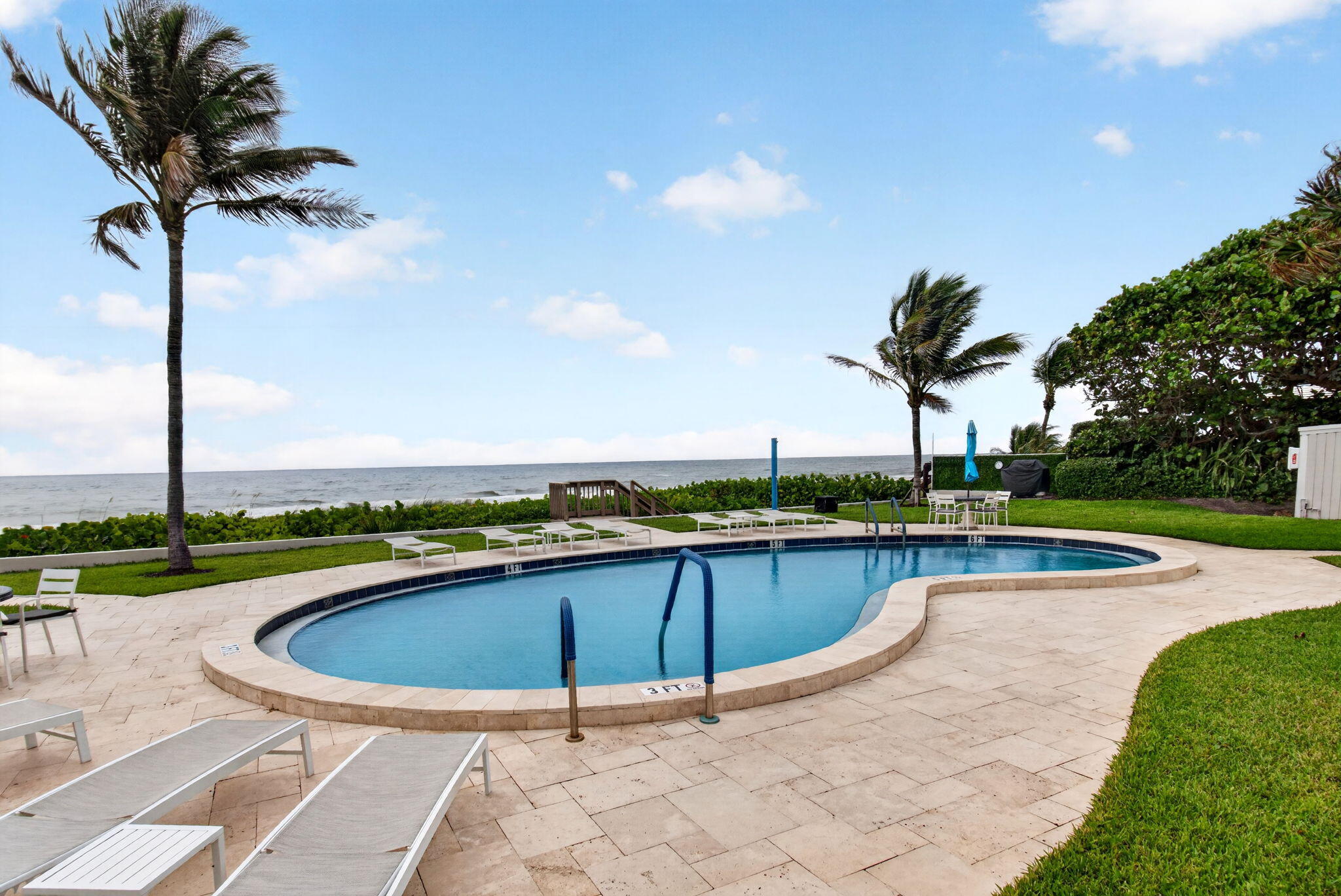 CARLTON HOUSE CONDO - Residential