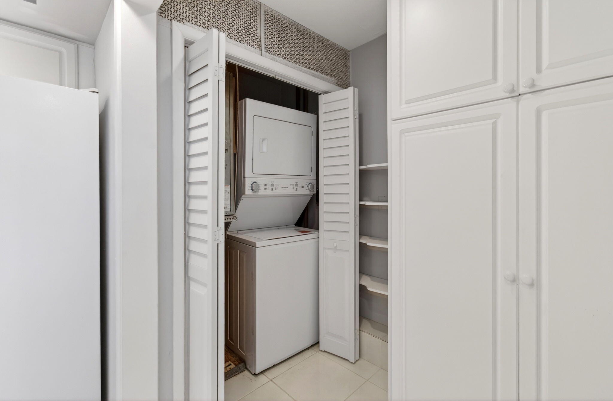 CARLTON HOUSE CONDO - Residential