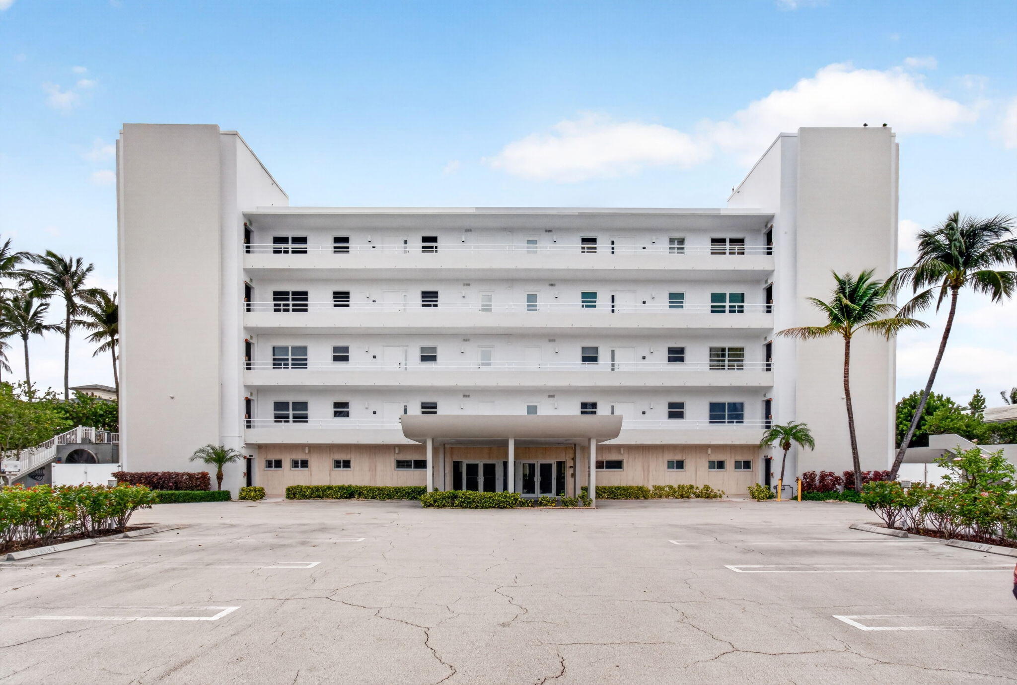 CARLTON HOUSE CONDO - Residential