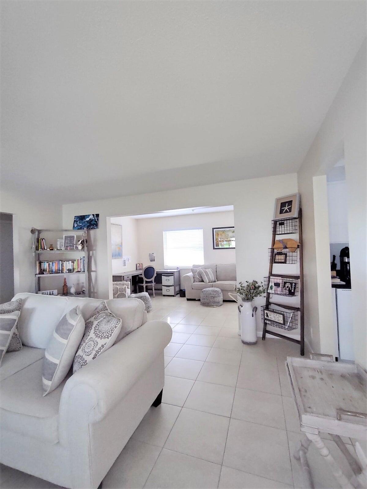 PALM BEACH LEISUREVILLE SEC 5A - Residential Lease