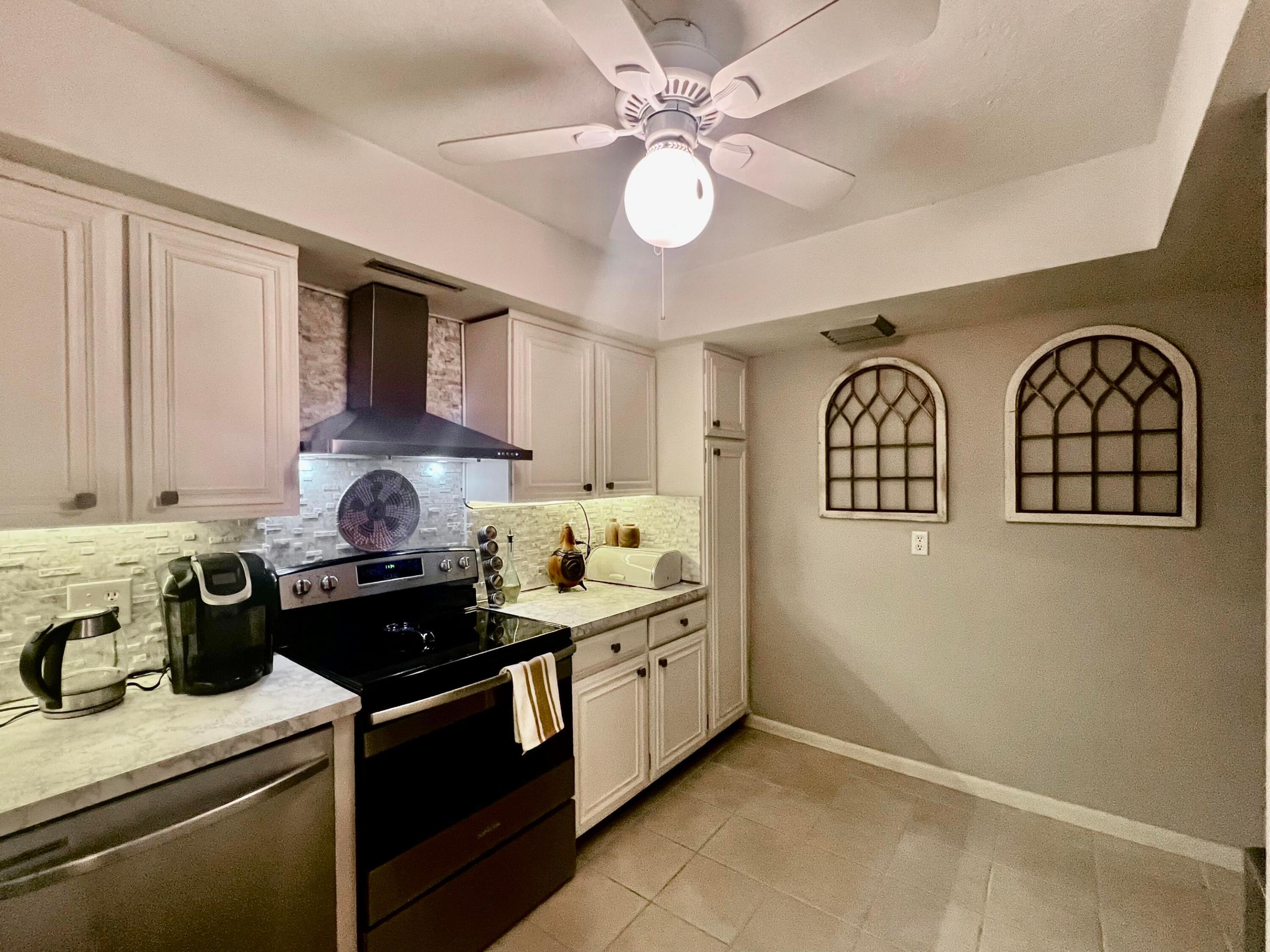 LANDS OF THE PRESIDENT CONDO 7 - Residential Lease