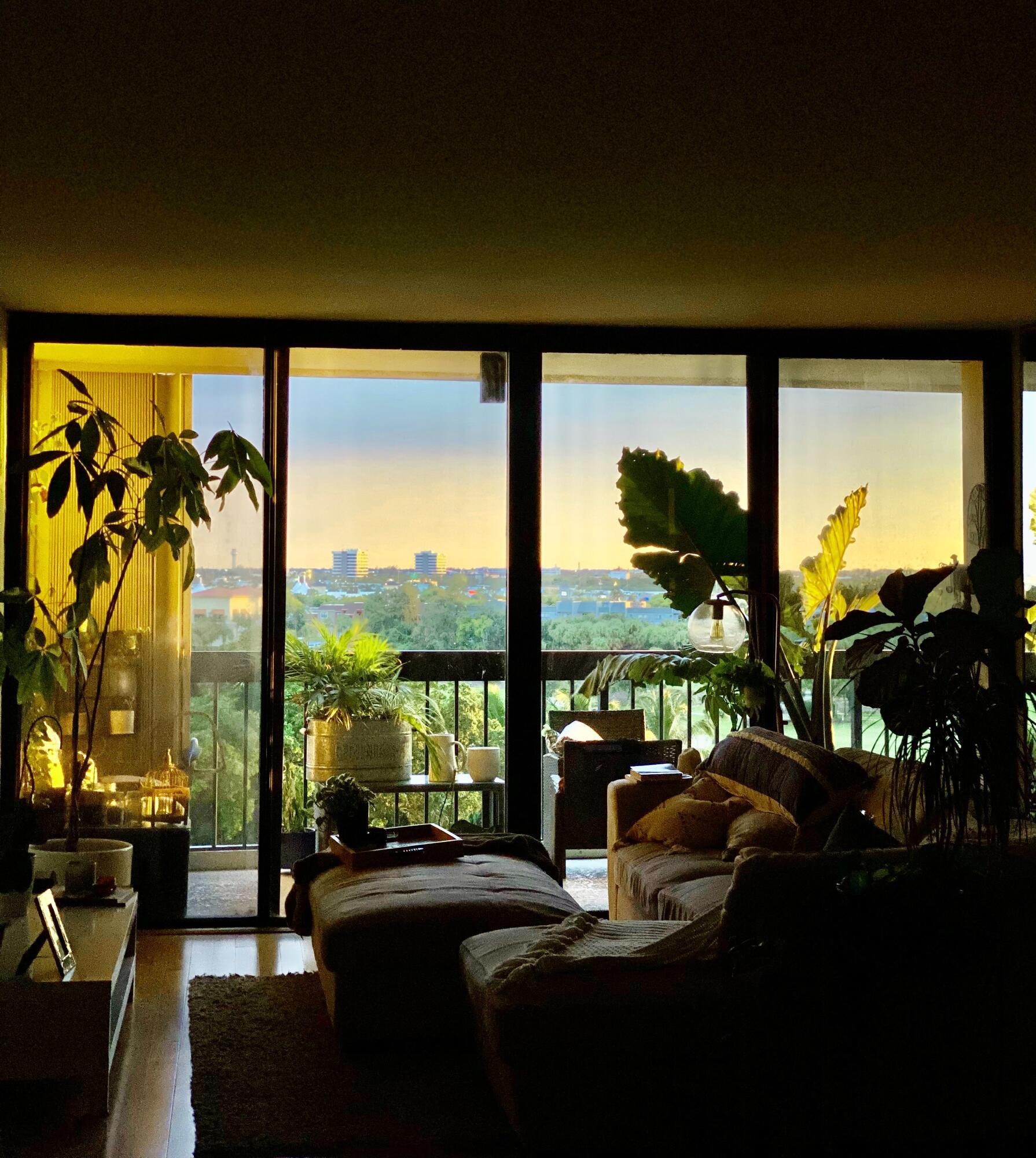 LANDS OF THE PRESIDENT CONDO 7 - Residential Lease