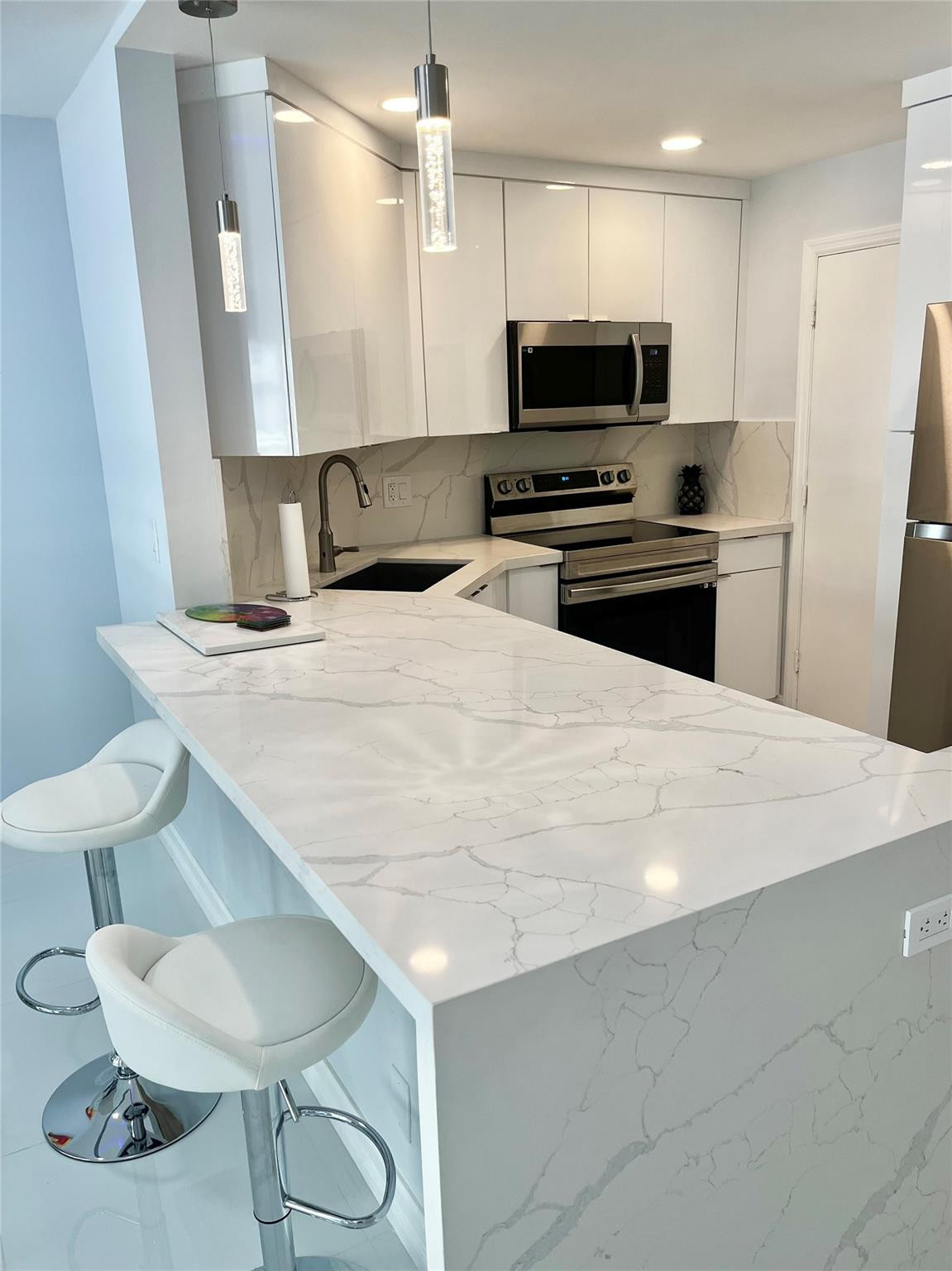 OCEAN MONARCH CONDO - Residential