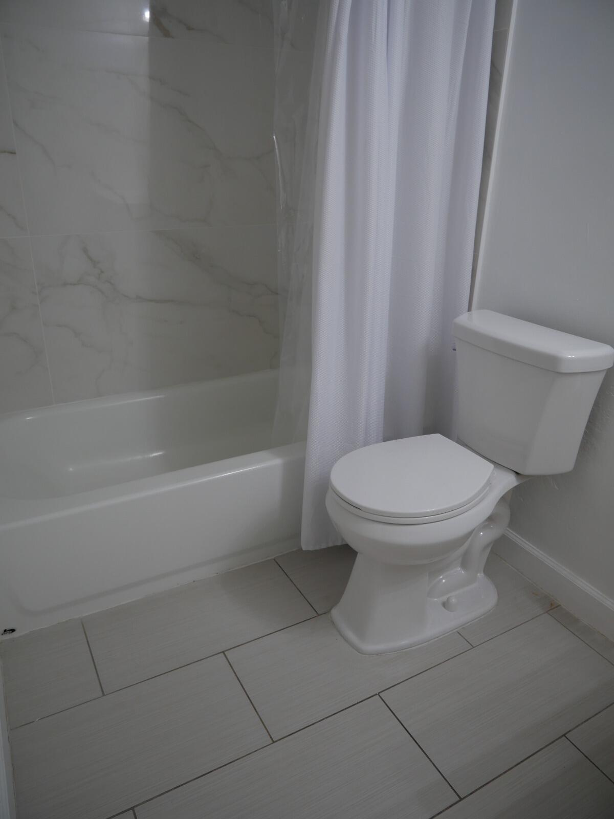 APPLE CREEK - Residential Lease