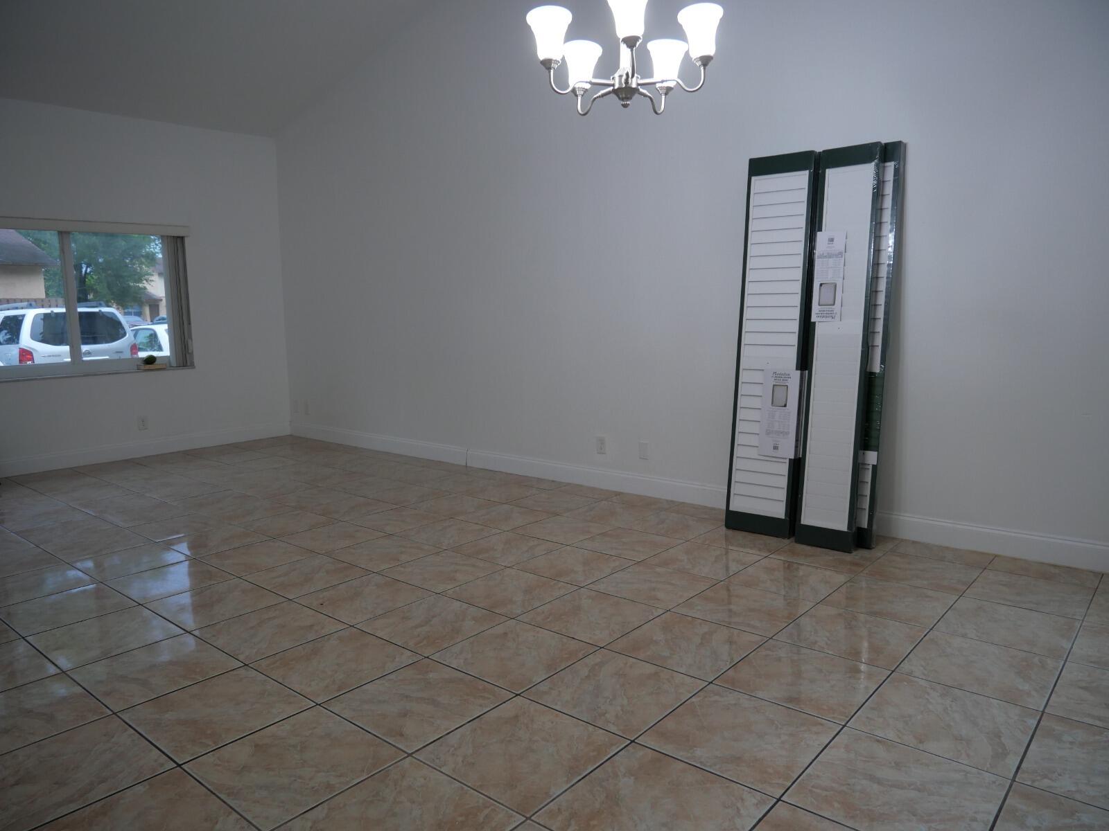 APPLE CREEK - Residential Lease