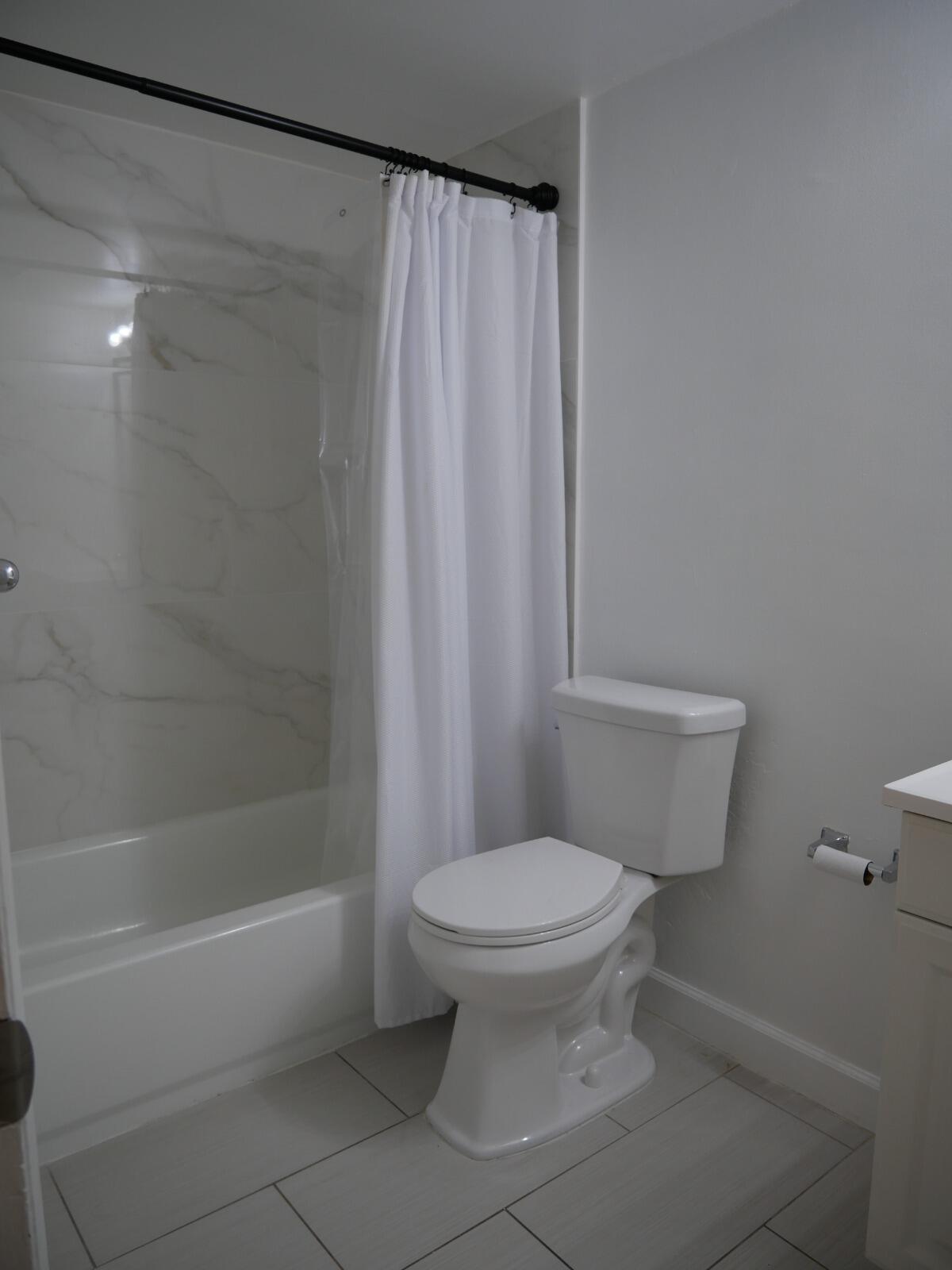 APPLE CREEK - Residential Lease