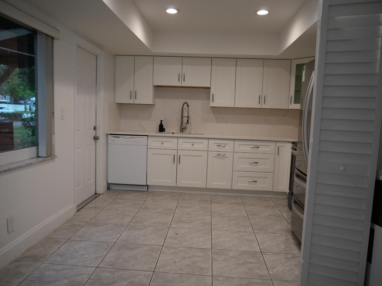 APPLE CREEK - Residential Lease