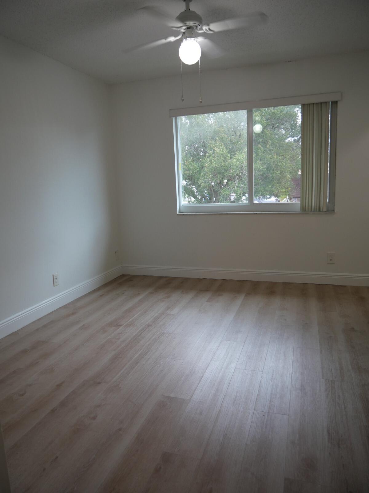 APPLE CREEK - Residential Lease