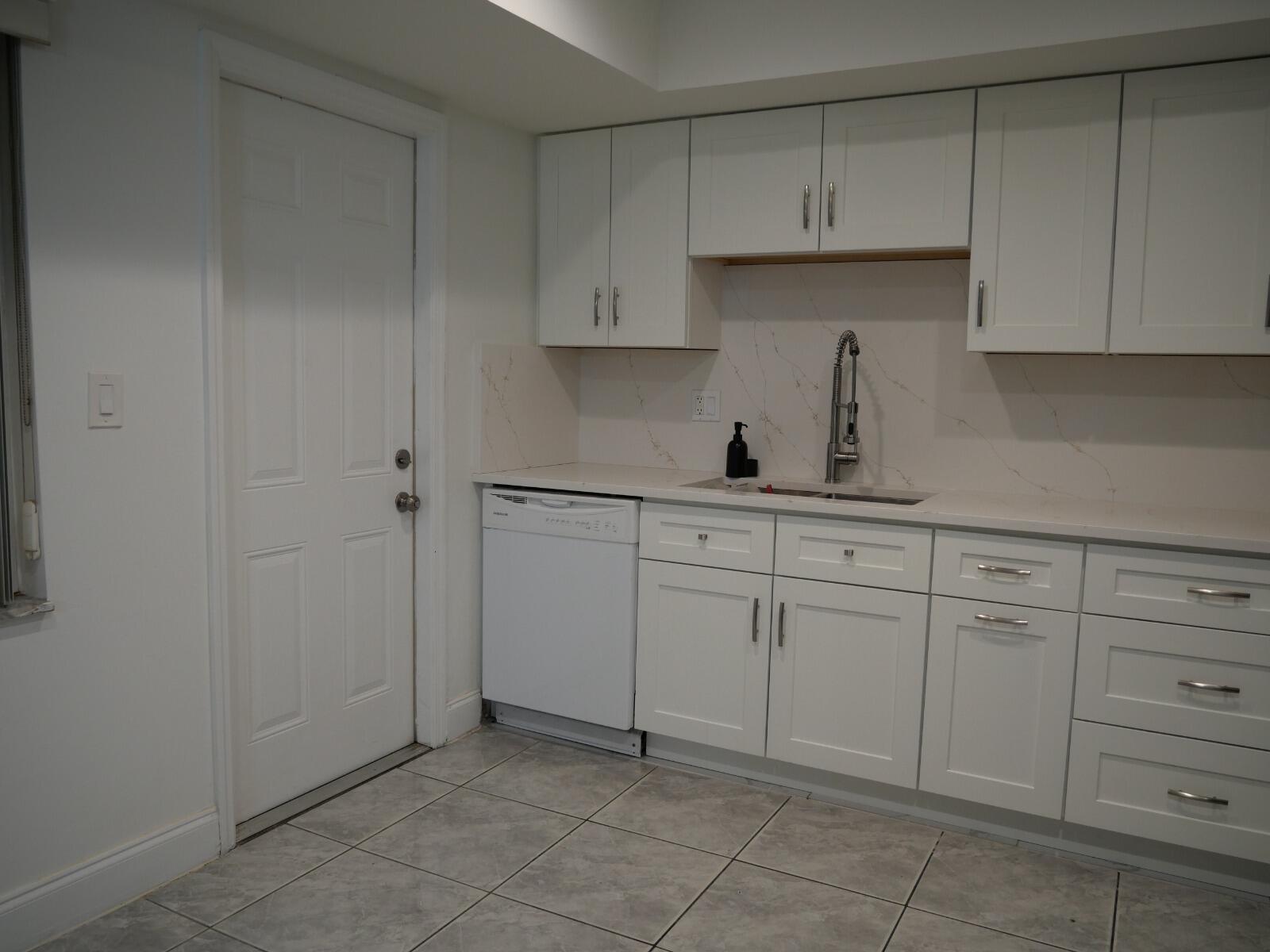 APPLE CREEK - Residential Lease