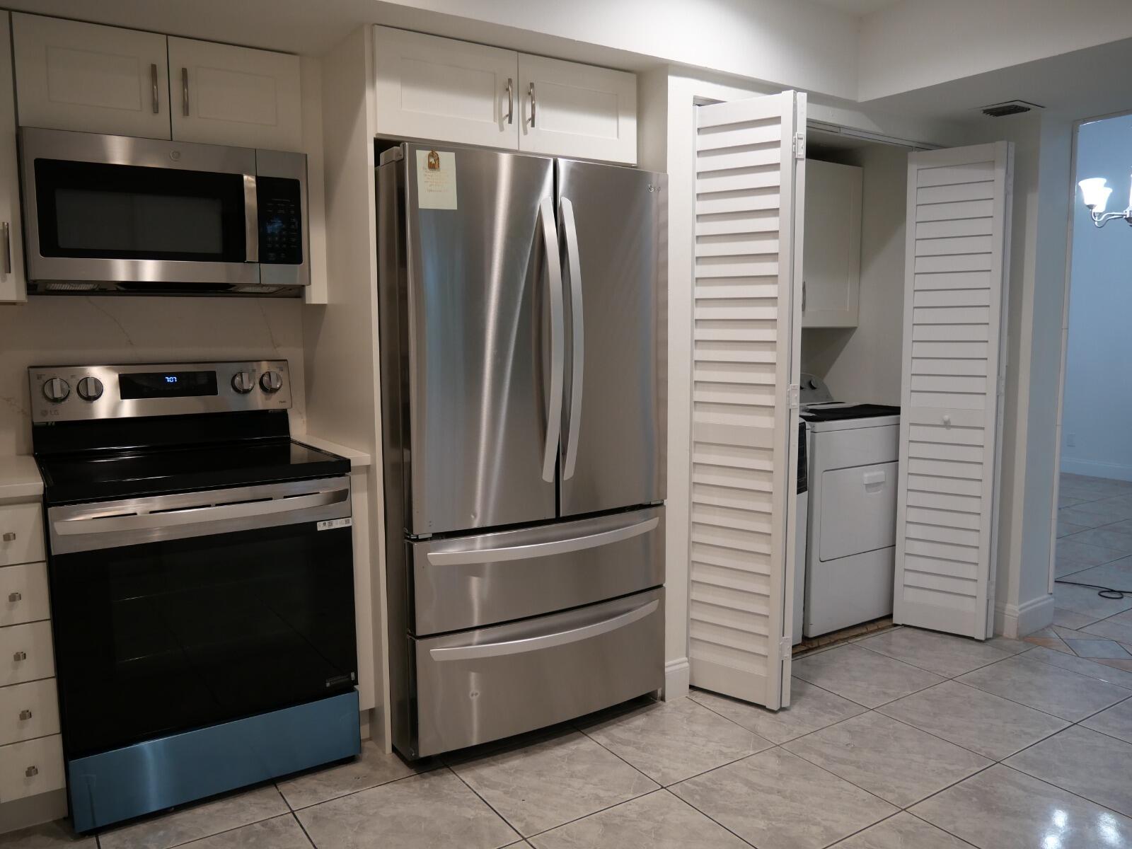 APPLE CREEK - Residential Lease