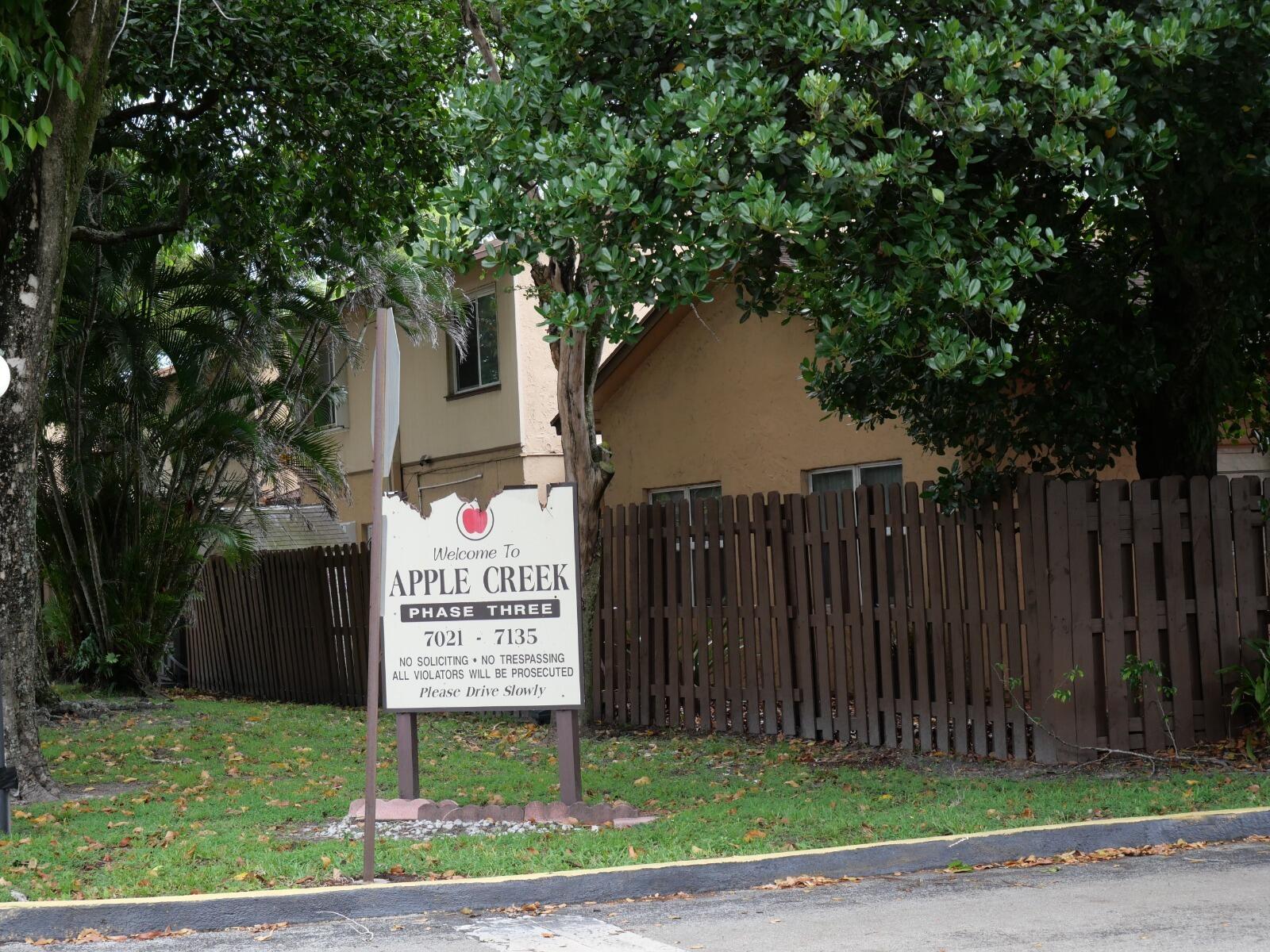 APPLE CREEK - Residential Lease
