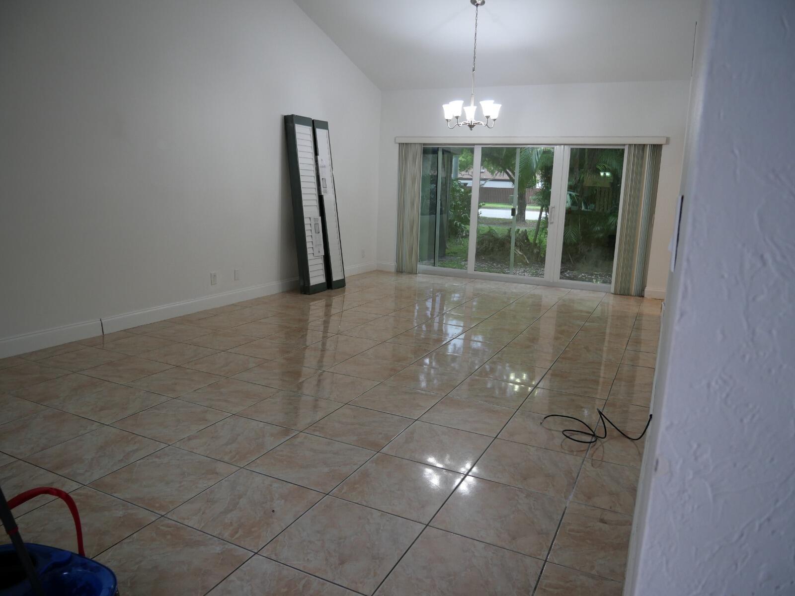 APPLE CREEK - Residential Lease