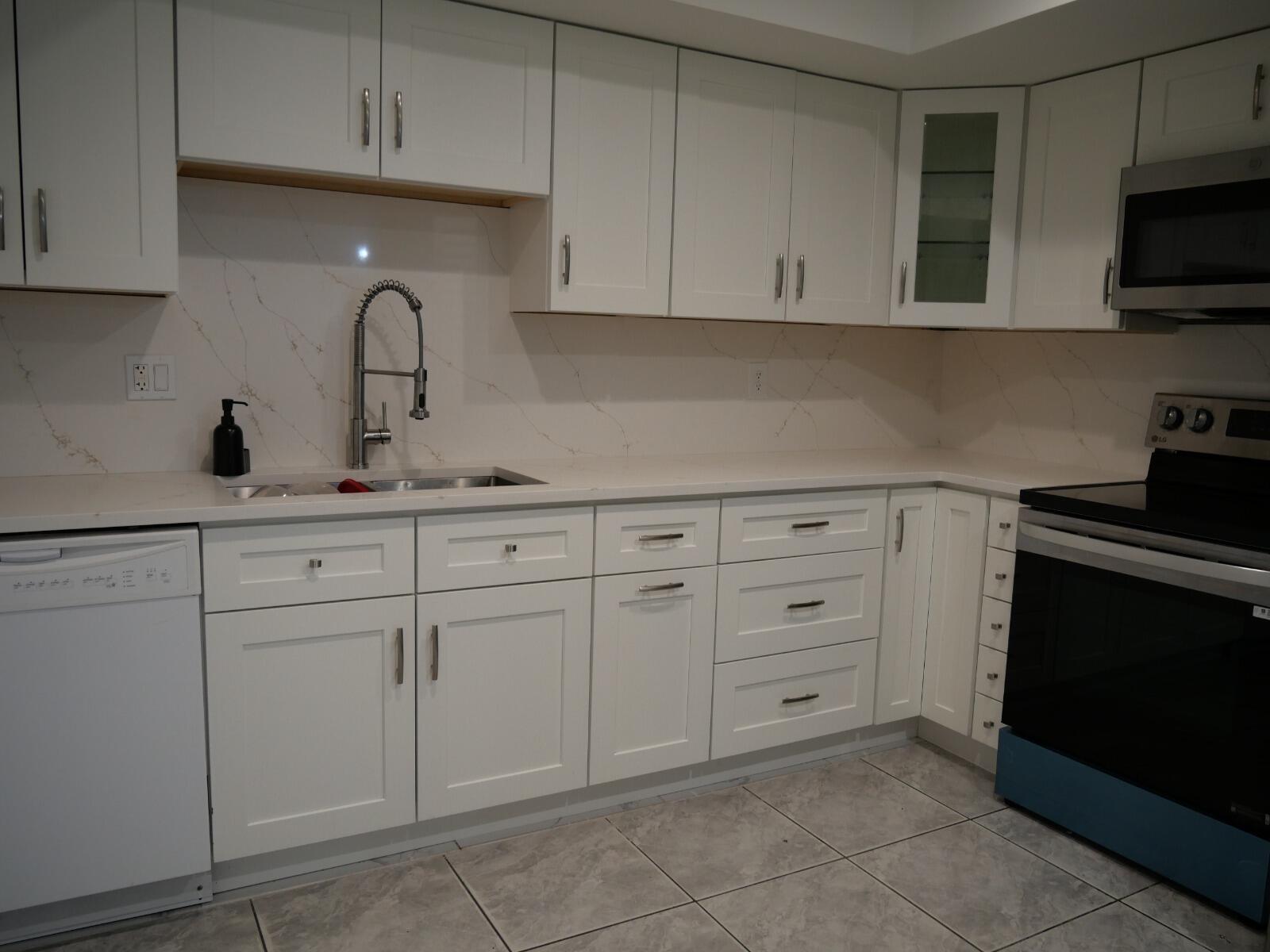 APPLE CREEK - Residential Lease