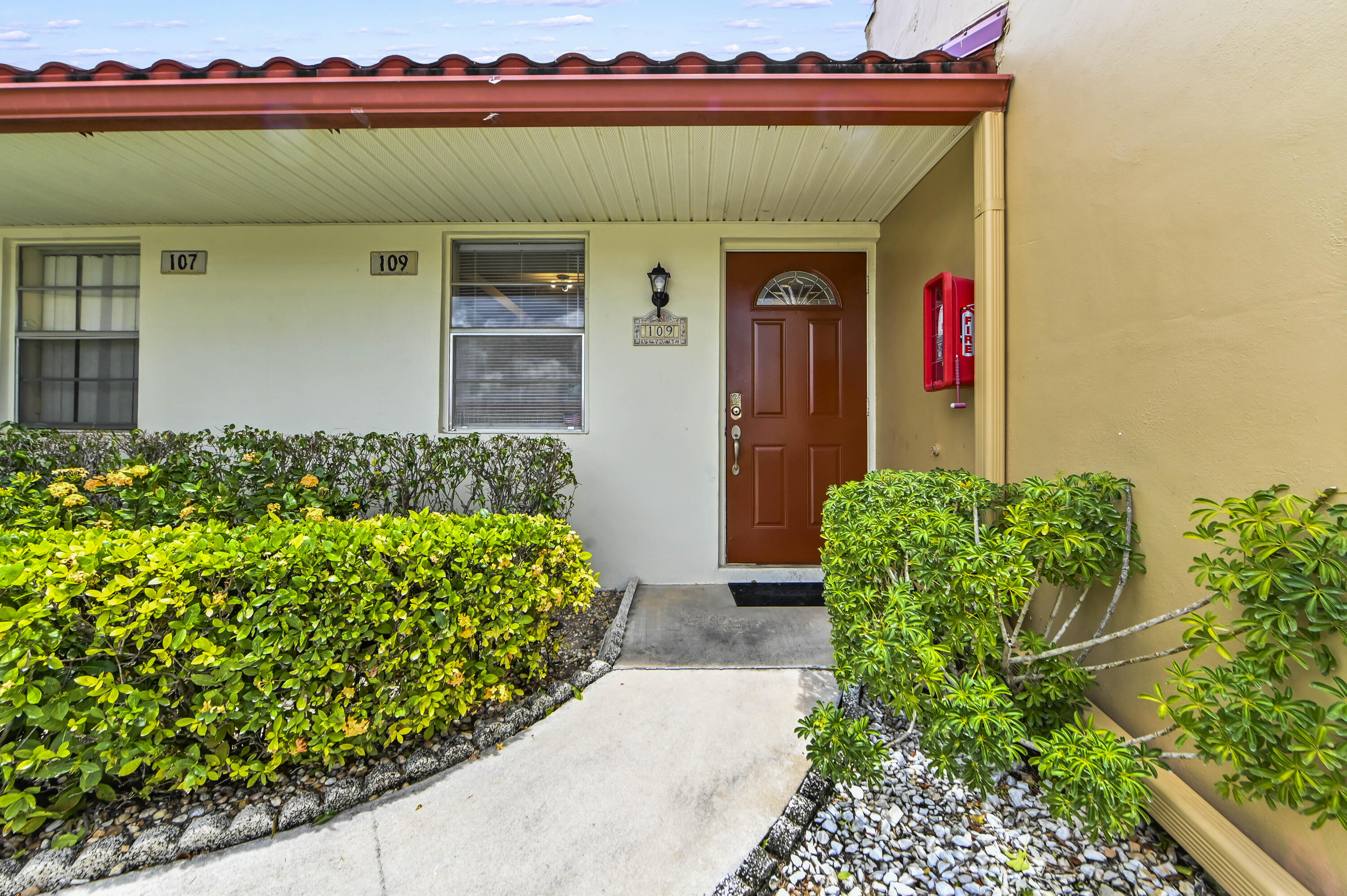 GOLDEN LAKES VILLAGE - Residential