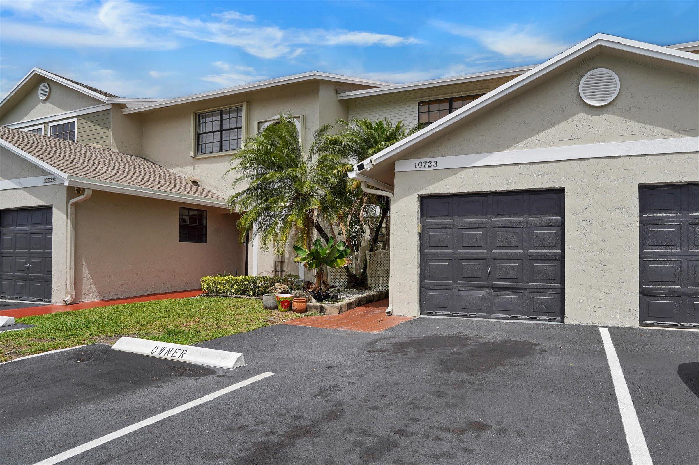 PEMBROKE POINTE SECTION THREE - Residential