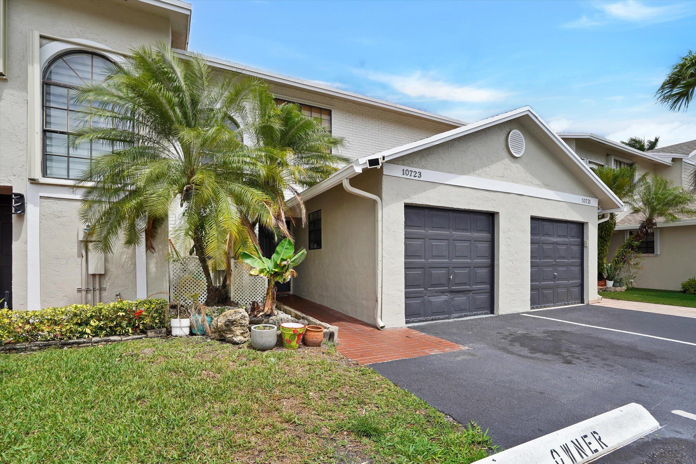 PEMBROKE POINTE SECTION THREE - Residential