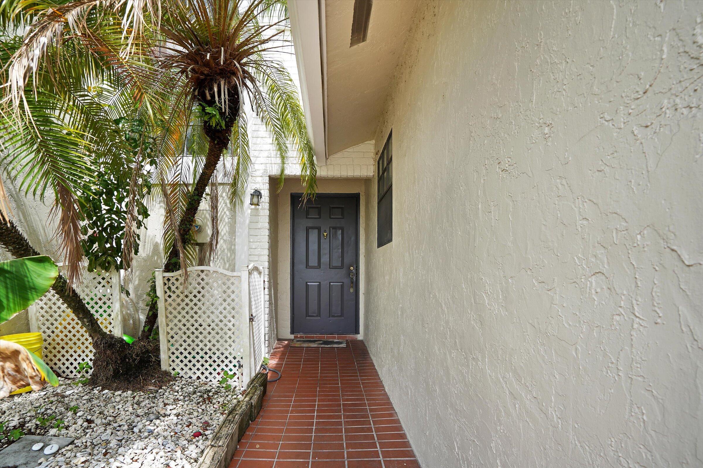 PEMBROKE POINTE SECTION THREE - Residential