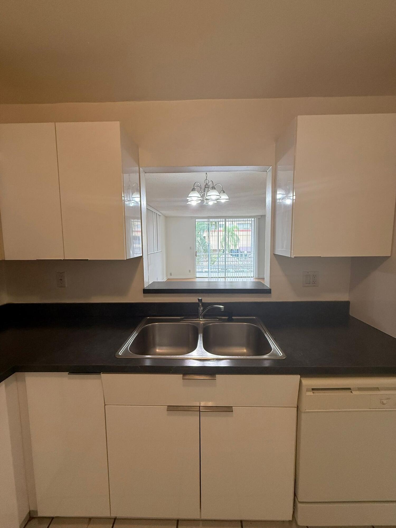 POLYNESIAN GARDENS CONDOMINIUM - Residential Lease