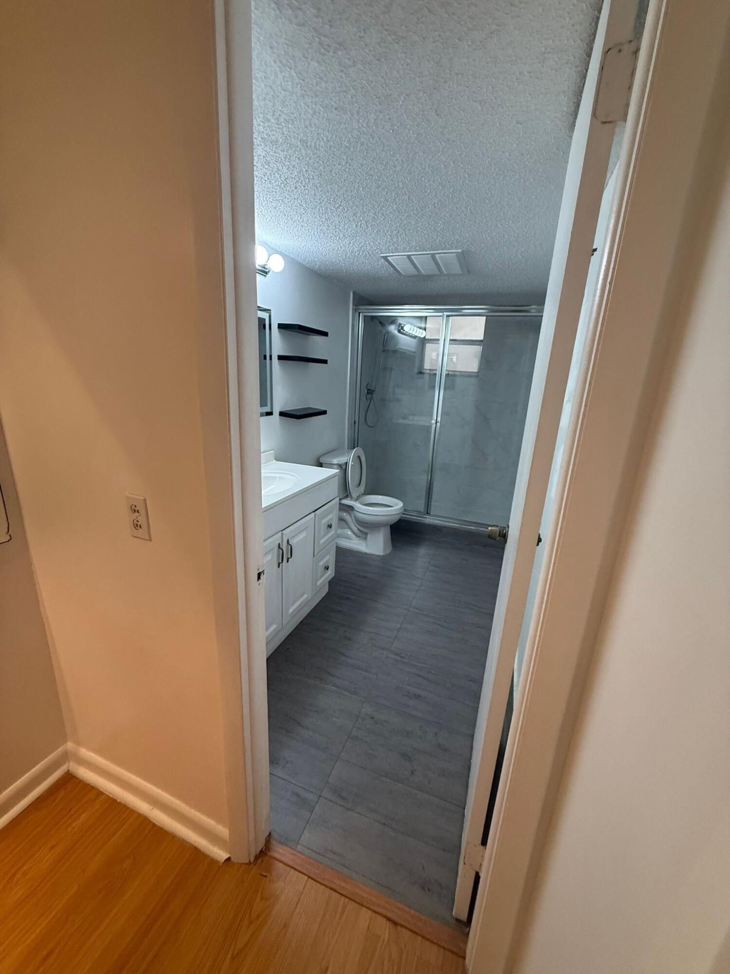 POLYNESIAN GARDENS CONDOMINIUM - Residential Lease